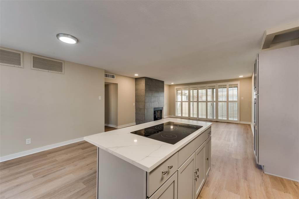 Royal Oaks Condo - Residential