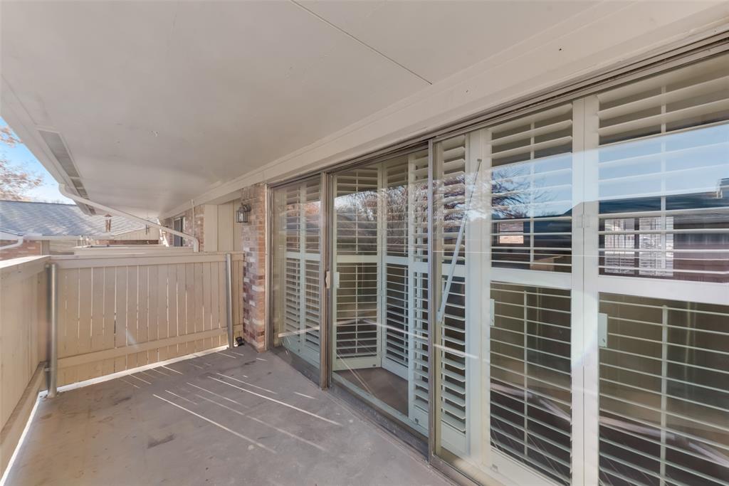Royal Oaks Condo - Residential