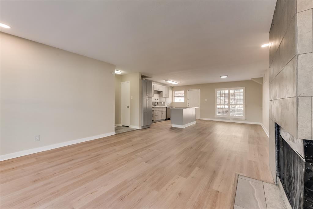 Royal Oaks Condo - Residential