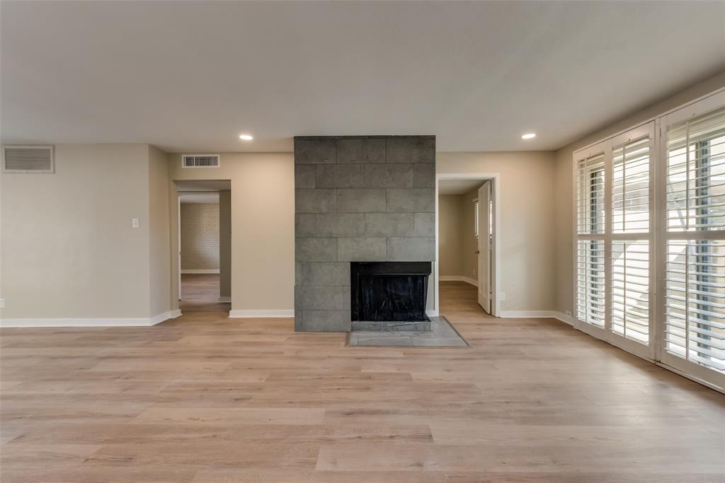 Royal Oaks Condo - Residential