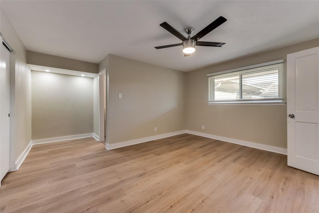 Royal Oaks Condo - Residential