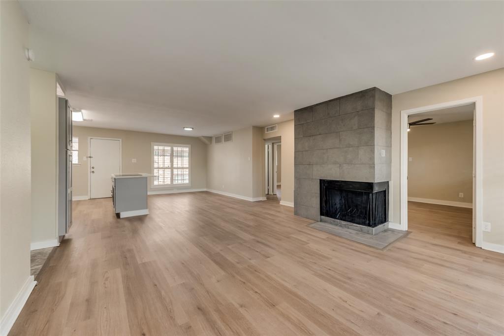 Royal Oaks Condo - Residential