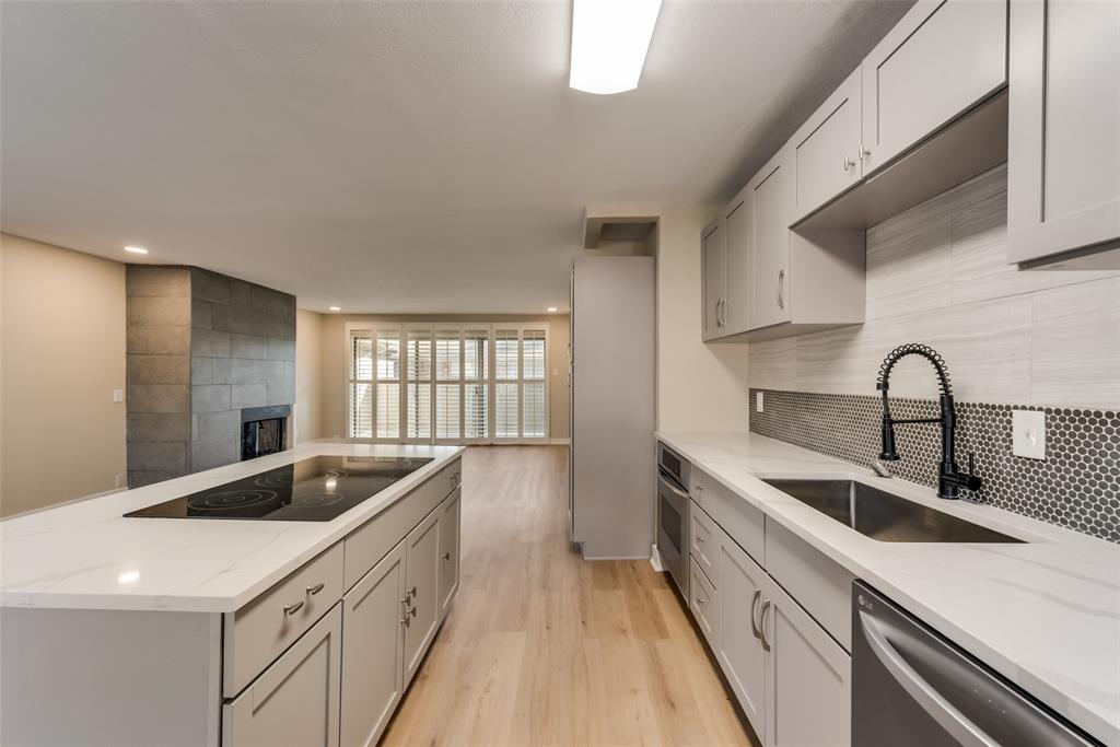 Royal Oaks Condo - Residential