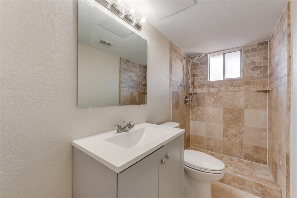 Royal Oaks Condo - Residential