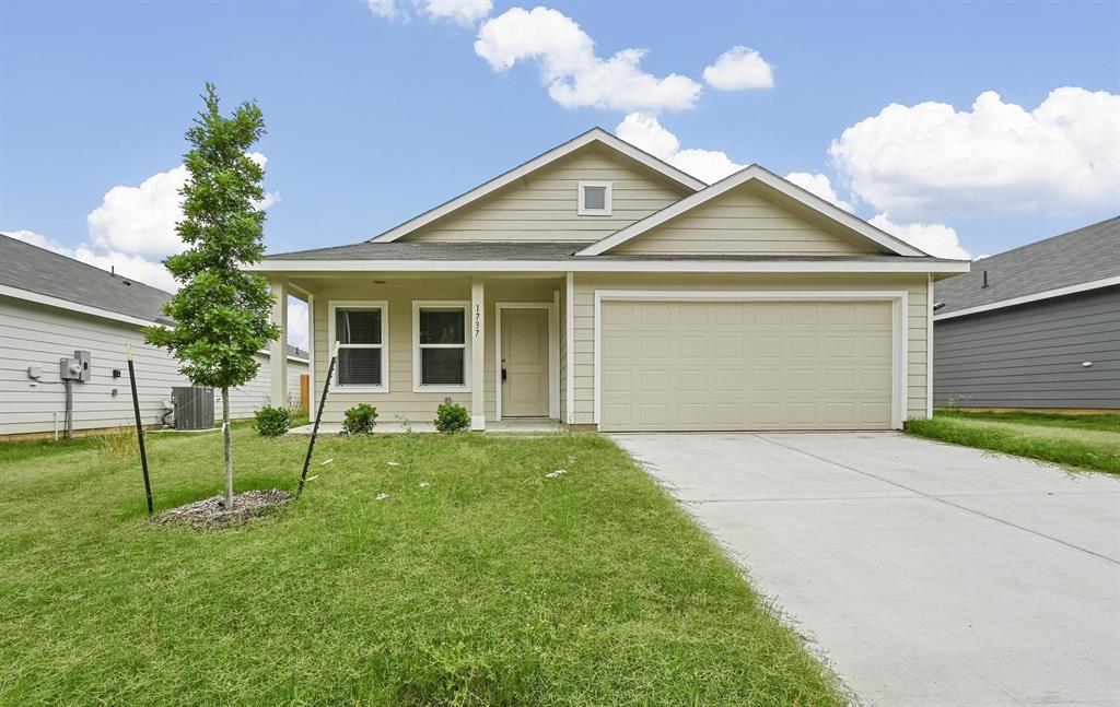 2023 Build and next to Kleberg Recreation Center! Enjoy the conveniences of modern finishes, layout and style. Complete with a fenced in back yard and easy access to Highway 175 and I-20. Only 18 minutes away from downtown Dallas and in the heart of well paying industrial jobs. Come see the light and bright finishes in this gorgeous 3 bedroom and 2 full bath home. This home features an open floor plan and the master bedroom is complete with an ensuite bath. There is currently a tenant that resides in the home so enjoy rental revenue until November 30th, 2026. Please provide at least one business day notice and weekends are preferred.