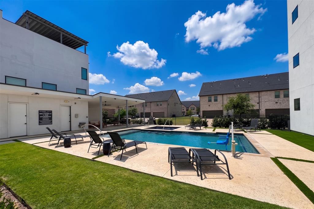 Villas on Hutton - Residential