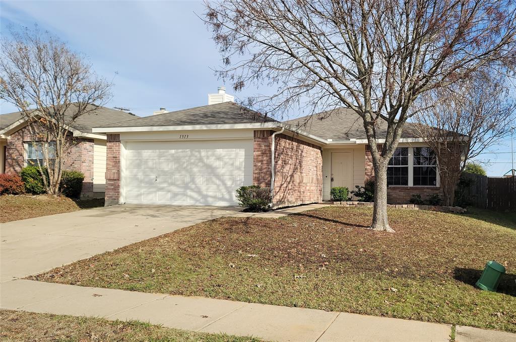 Minutes from 75, New paint, carpet, large fenced yard. For additional $50 per month, refrigerator, washer and dryer will be provided.