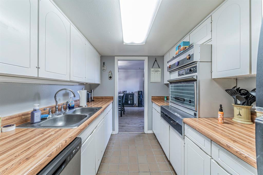 Castillian Condo The - Residential