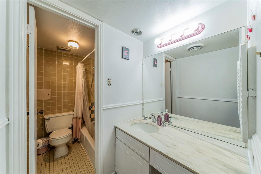 Castillian Condo The - Residential