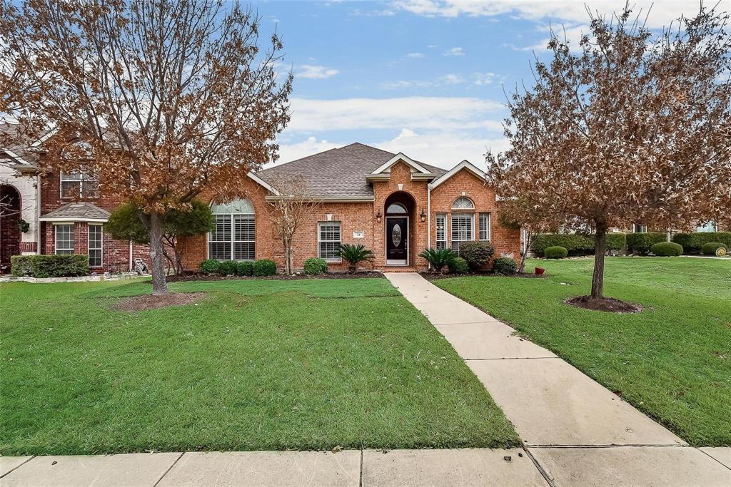 Welcome to this beautiful home in highly sought after Frisco ISD, located in a cul de sac. Hardwood flooring throughout the common areas and tiles in the kitchen. Beautiful kitchen with plenty of cabinet space, gas cook stove, walk in pantry, stainless steel appliances, granite countertops and a kitchen island. The primary suite includes an ensuite bath that features a jetted soaking tub, separate tiled shower, dual vanities, and massive walk in closet.  Enjoy the summer in the spacious backyard with a covered patio. Interior of home has been freshly painted, completed 8-16-23.