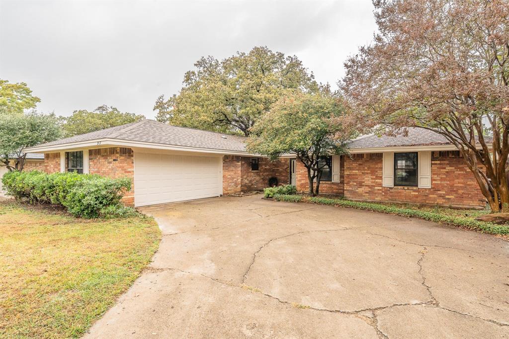 Welcome to 917 Bucknell Dr in Arlington, TX! This charming house has a cozy and inviting atmosphere. Nestled in a well-established neighborhood near parks, golf courses, and the Arlington Sports complexes, the property showcases a classic exterior design with a welcoming front yard. The interior features a spacious layout, appropriate for accommodating various lifestyle needs. Large windows allow for plenty of natural light, creating a bright and airy ambiance throughout. The backyard provides ample space for relaxation with beautiful shaded tree. The location has easy access to the local amenities and conveniences Arlington has to accord. With its blend of classic charm and practical layout, this house is a wonderful opportunity for those looking to settle in a vibrant community. Don't miss the chance to make this house your next home!