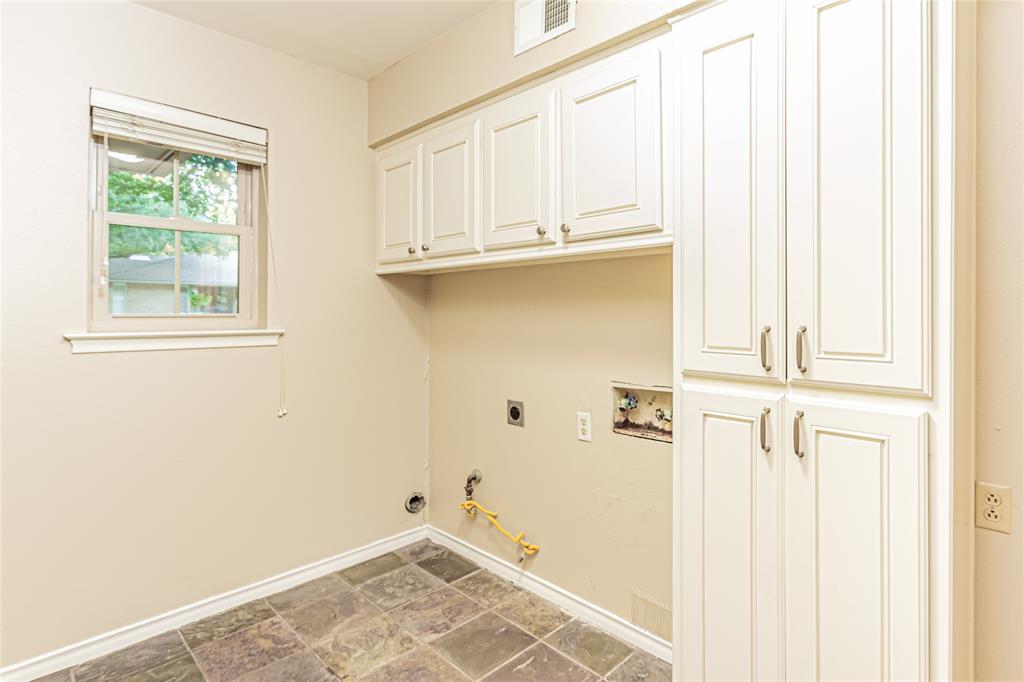 ROYAL RIDGE ADDN - Residential Lease