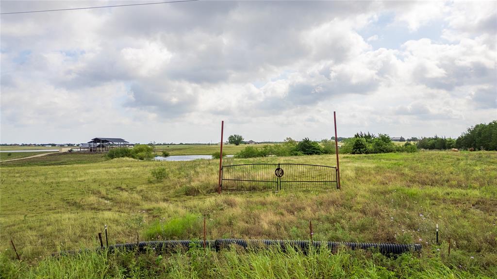 This gorgeous piece of land boasts 928,573square feet, equaling out to 21.3 acres. The developmental possibilities are endless! The Texas Motorplex is nearby, with only a 10-minute drive, less than 15 minutes away from the heart of ever-growing Ennis.