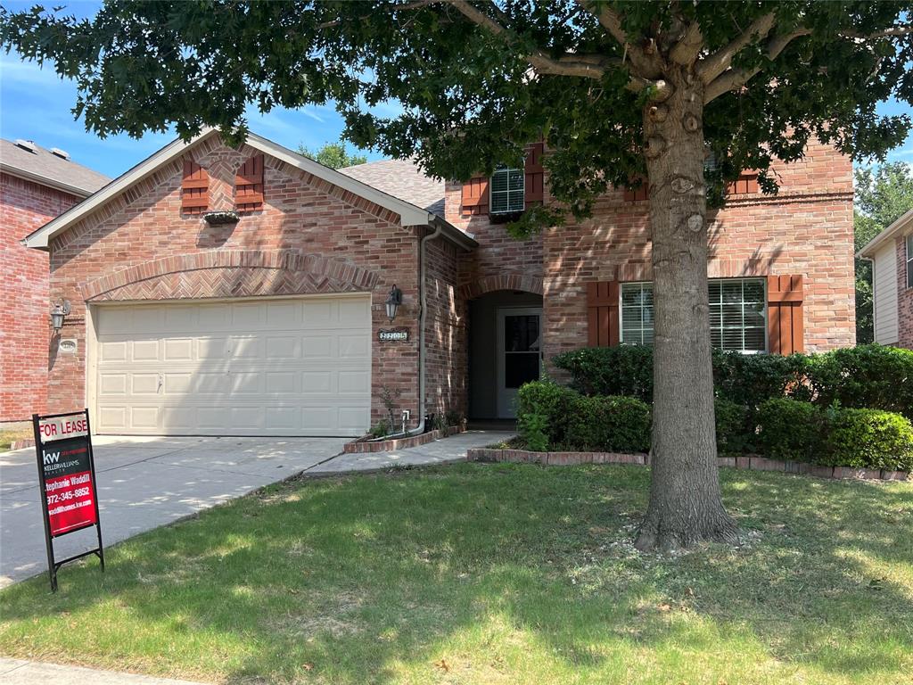 Rare find! This 5 bedroom 4 bath home located in FRISCO ISD! Nice bamboo and laminate flooring throughout the entire home. Master Suite located downstairs and a living room and 4 bedrooms up. Granite countertops and a great patio. Home is located right across from Ashwoods Park which has 2 pools and a park and walking distance to Mooneyham Elementary. Many shops and resturants near by this great community! Quick move-in and long term incentive rates too!