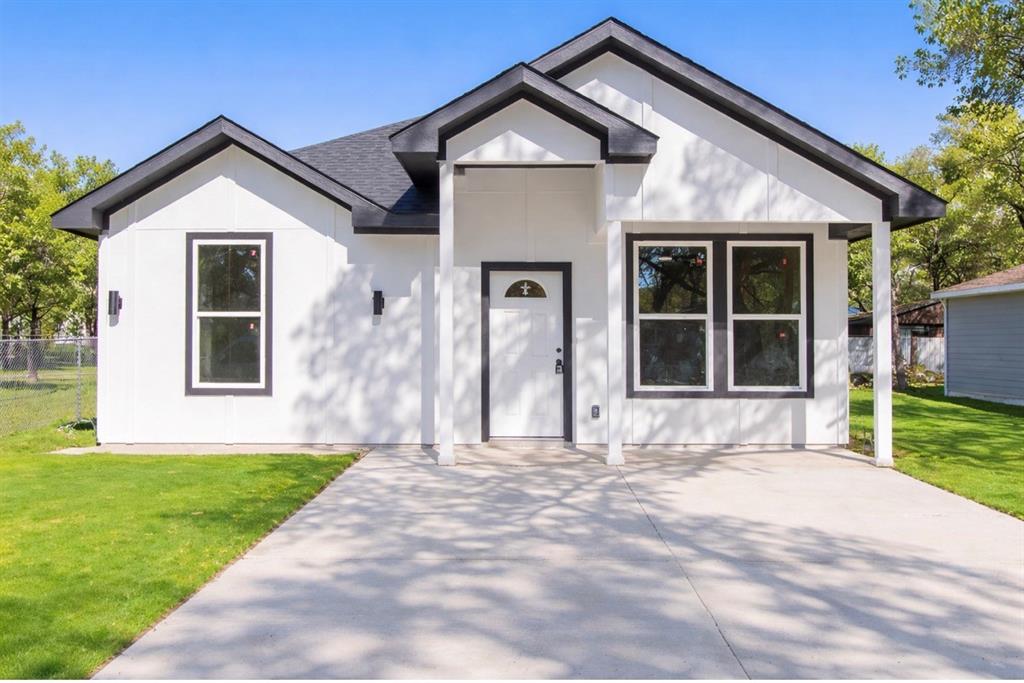 This 3-bedroom, 2-bath new construction offers a open-concept design, perfect for everyday living and entertaining. Nestled in a subdivision where new builds are beginning to take shape, the property provides a quiet, nature-filled setting while being part of a growing and revitalizing community. Enjoy the lake just minutes away, along with nearby entertainment, schools, grocery stores, and a central location in Gun Barrel City. A wonderful place to call home and be part of the area’s exciting transformation. Gun Barrel City is within the Mabank Independent School District. Elementary schools include Southside Elementary, Central Elementary, and Lakeview Elementary.