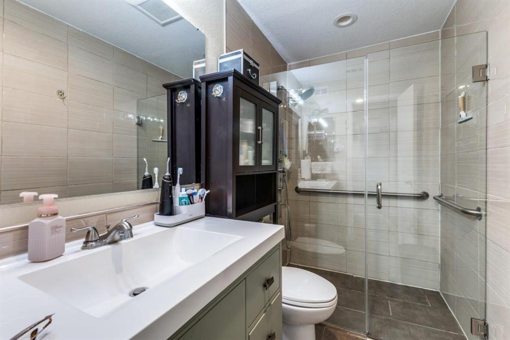 Royal Oaks Condo - Residential