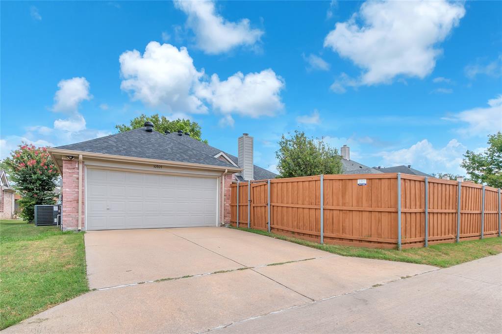 RIDGEVIEW VILLAS (CPL), BLK D, LOT 10 - Residential