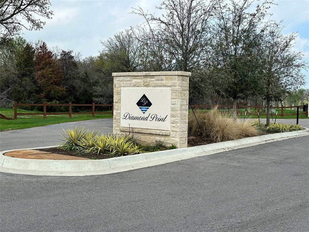 Diamond point - Land
