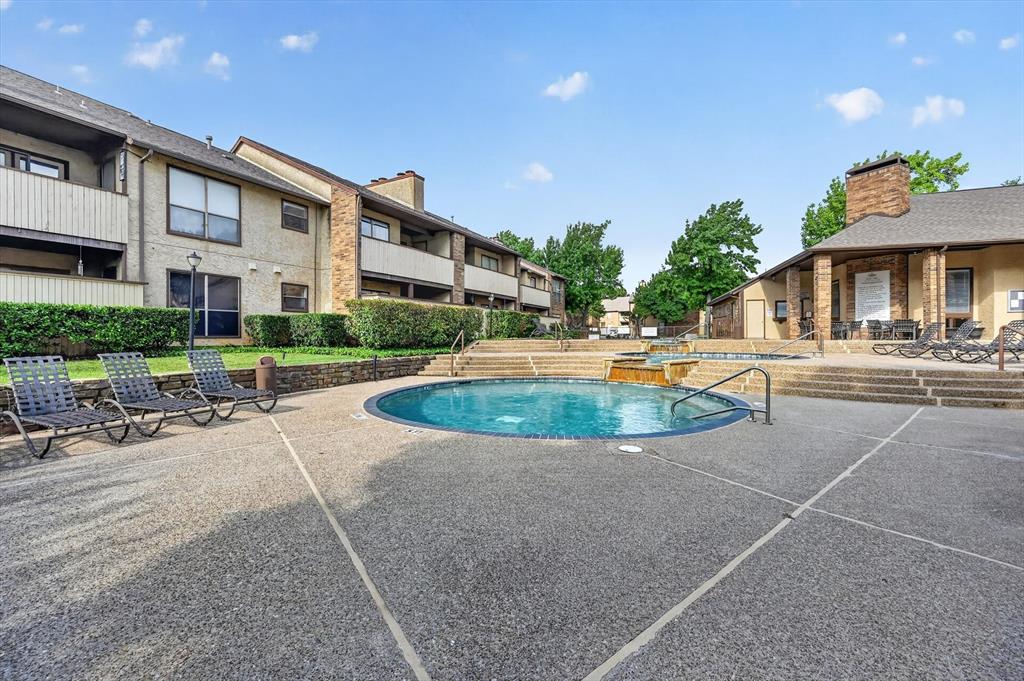 Cloisters Condo The - Residential