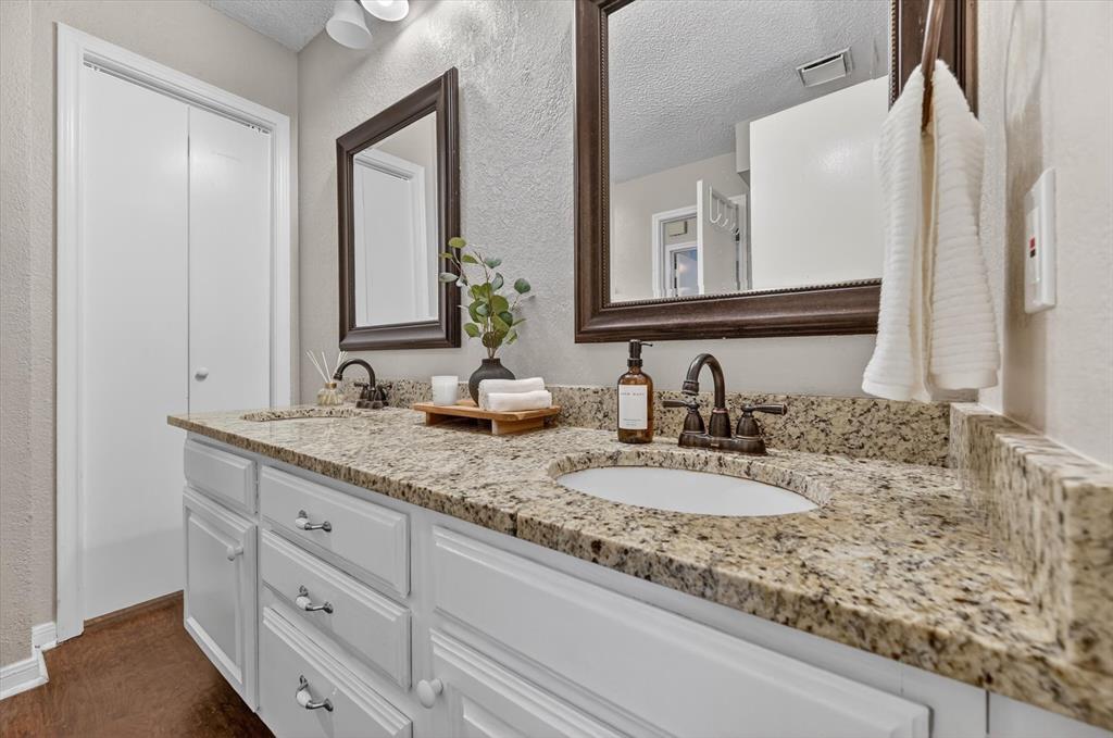 Cloisters Condo The - Residential