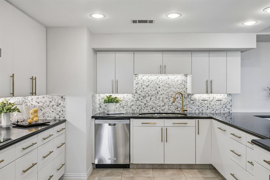 Bonaventure Condo - Residential
