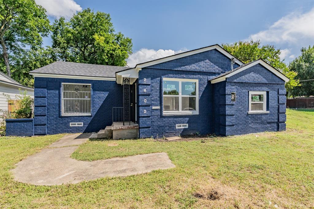 Come check out this beautifully remodeled 4-bedroom, 3 full bathroom home with a modern open floor plan and stylish updates throughout. The spacious kitchen features a large island perfect for cooking and entertaining. Major upgrades include a new roof, all new plumbing, new HVAC system, brand-new tankless water heater,  Enjoy a large backyard with gated rear access and extra parking in the back. Conveniently located near schools, shopping, dining, major highways, and just minutes from Downtown Dallas. Move-in ready and a must-see!