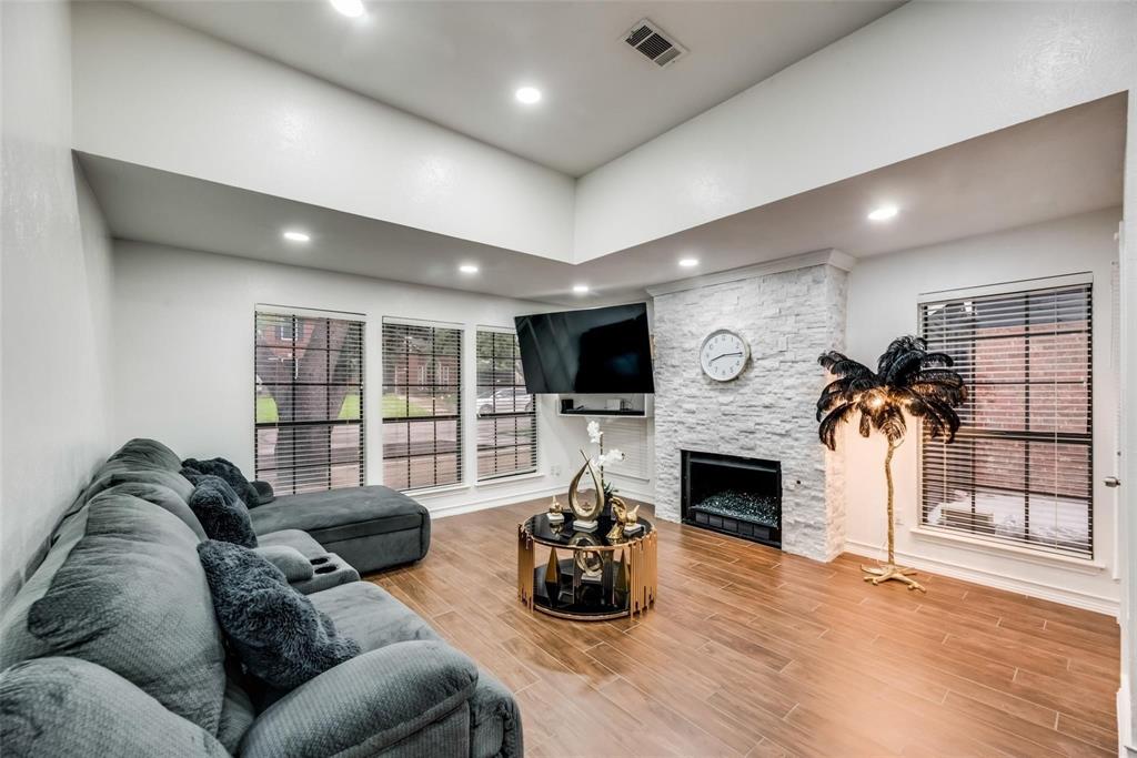 HIGHLAND SQUARE - Residential