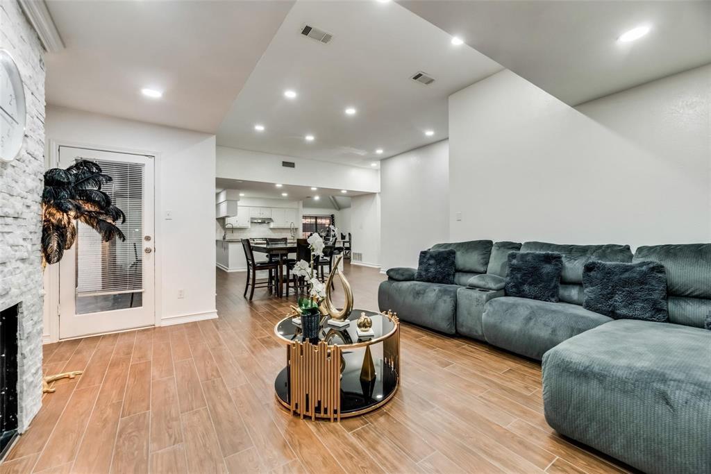 HIGHLAND SQUARE - Residential