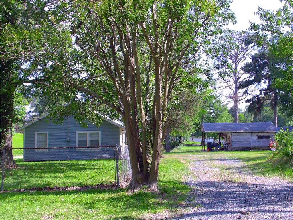 Rear Opportunity -Lake house 1260 sq. ft 3 Bedroom 1 bath, in Shreveport, La. minutes from the airport. Super clean house with a boat ramp access on the property, with view of Cross Lake. Two property parcel numbers, additional property was purchased for a larger area. The front is fenced in and property goes back to the Lake. Owner put in his own concrete boat ramp. Nice property. A fisherman's dream, and good restaurant on the lake to go to. All wiring, plumbing, electricial have been replace on this home. Flooring is nice and super clean. Great get a way place or to live everyday on the lake.