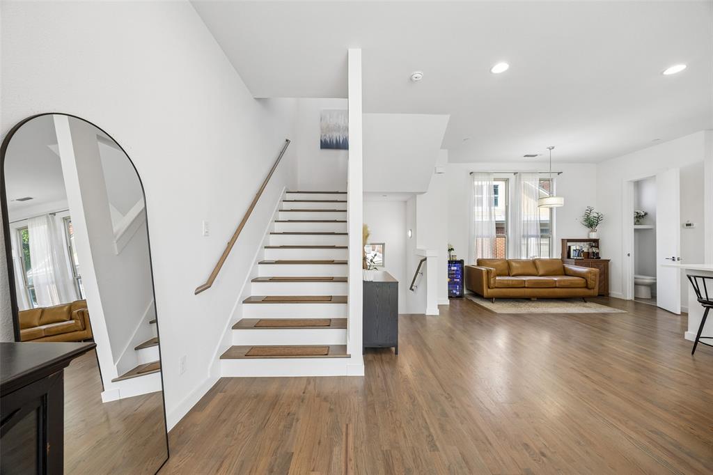 5734 Oram Twnhms - Residential