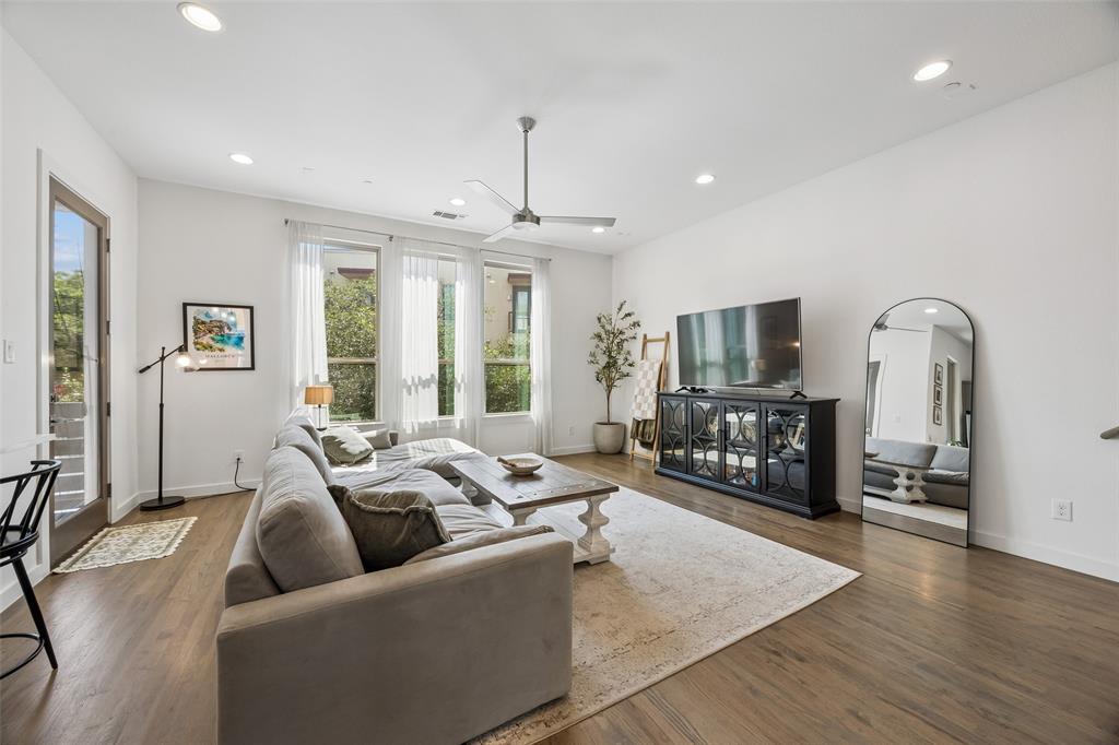 5734 Oram Twnhms - Residential