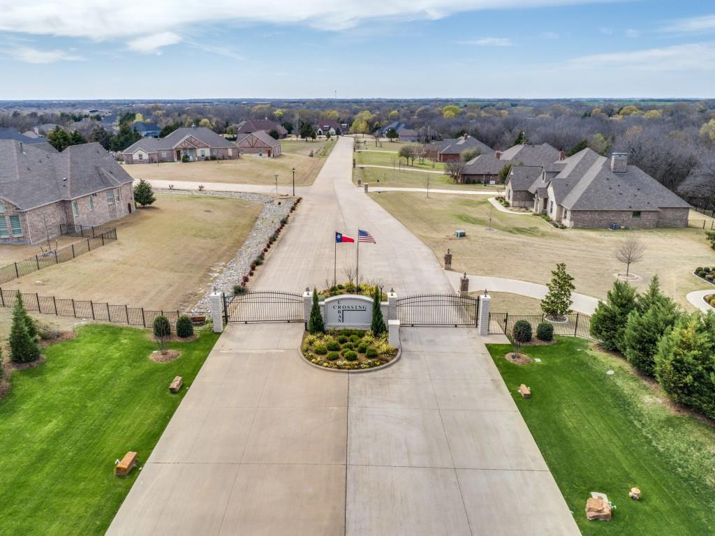 Rare opportunity to build your custom dream home in a prestigious, gated creekside community featuring just 31 exclusive acreage homesites. Surrounded by mature trees and luxury custom residences, this is one of the final remaining lots available—offering a unique chance to join an established, high-end neighborhood.
Enjoy a peaceful, private setting with low HOA dues while still being conveniently located near the Hurricane Creek Country Club and golf course. Minimum building requirements of 3,000 square feet and a 3-car garage, with surrounding homes ranging from approximately $800K to $1.7M.