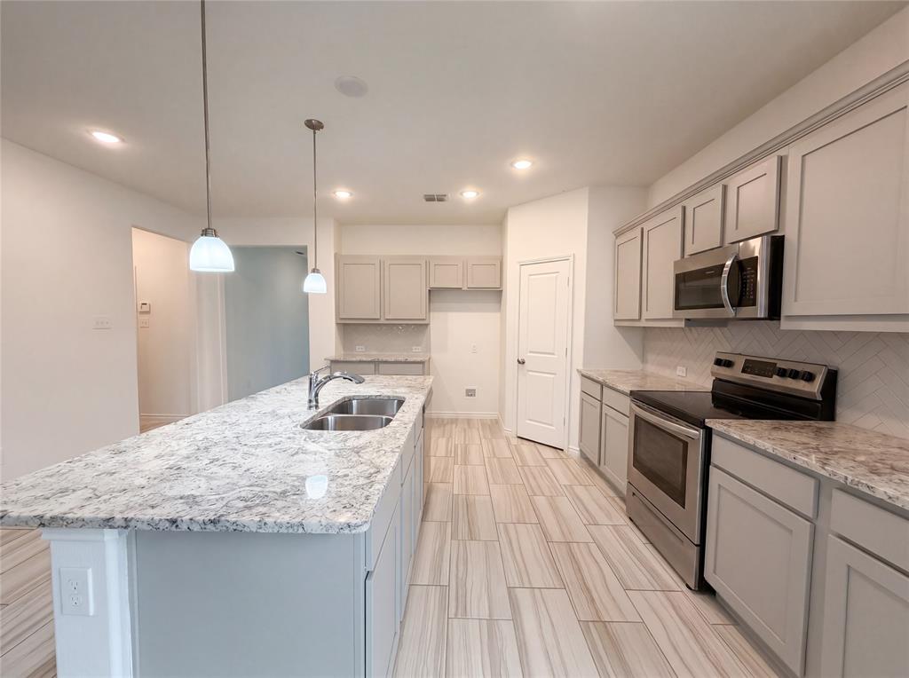Brook Mdw - Residential