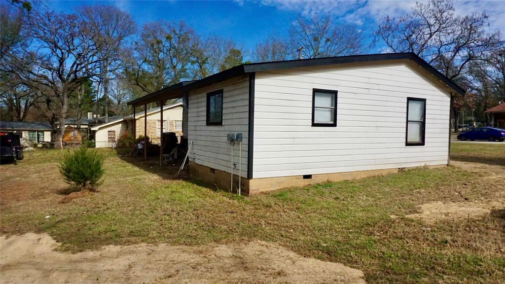 COUNTRY ESTATES - Residential