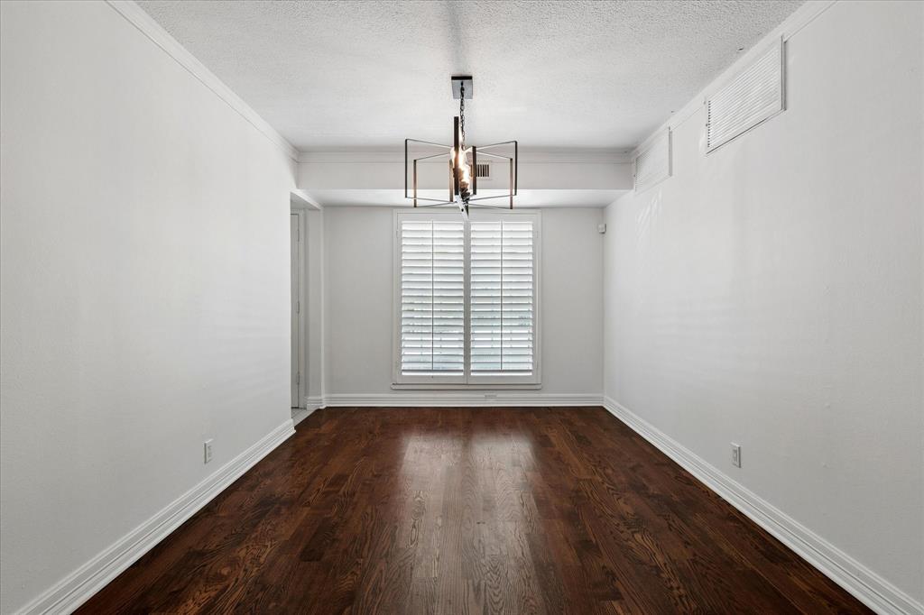 Royal Oaks Condo - Residential