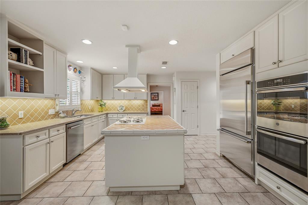 COUNTRY CLUB HEIGHTS - Residential