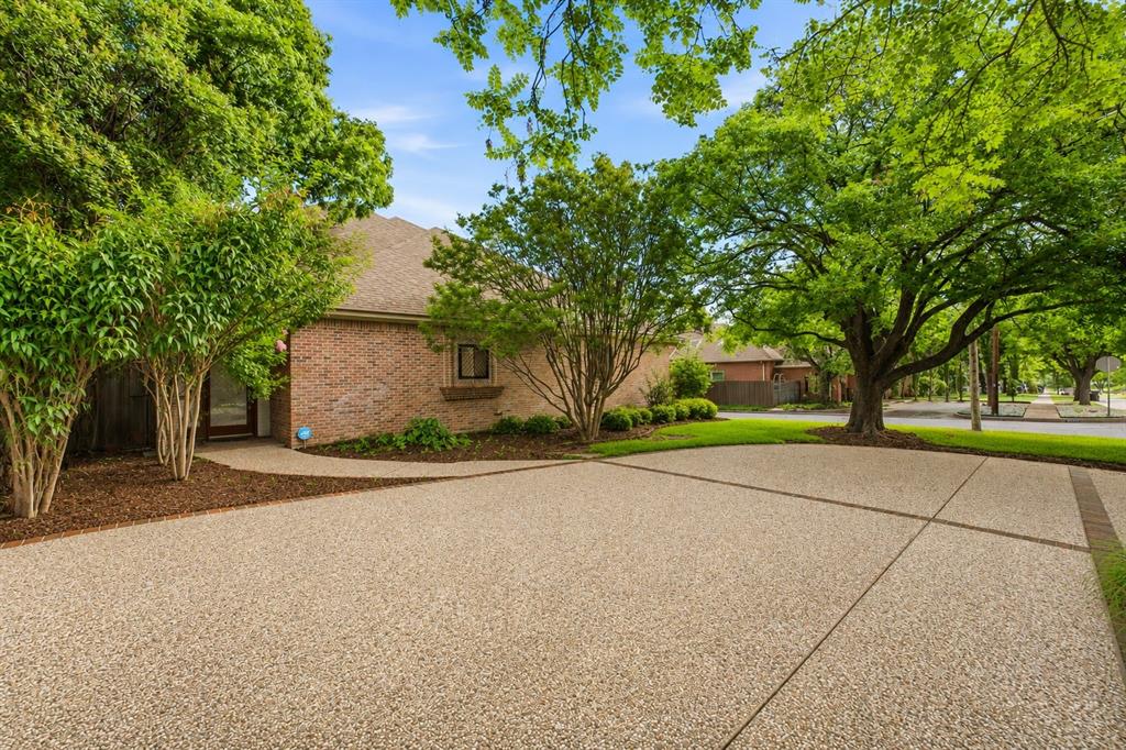 COUNTRY CLUB HEIGHTS - Residential