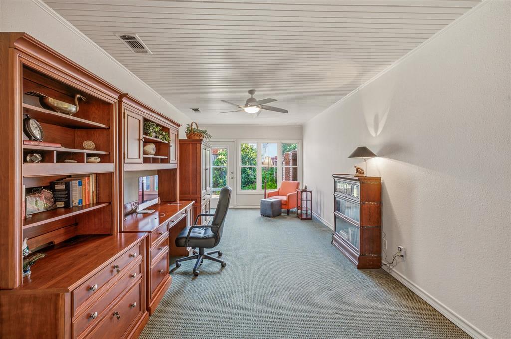 COUNTRY CLUB HEIGHTS - Residential