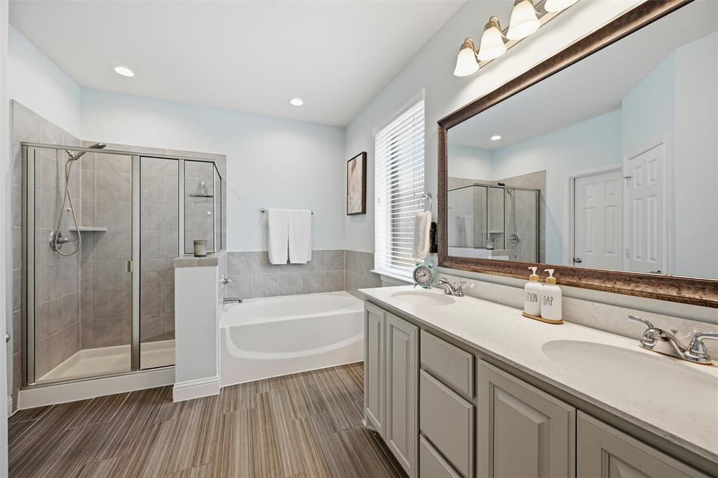 Glen Of Village Crk - Residential