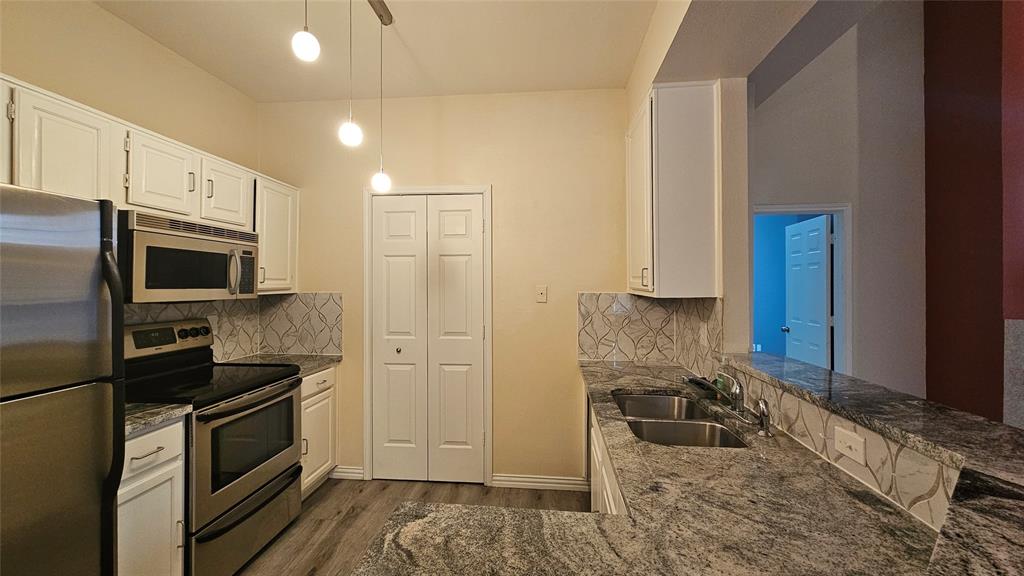 Barrington Court Condo - Residential Lease