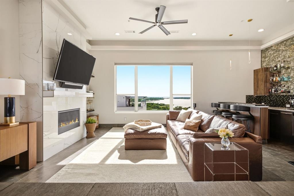 Westport Lakeview Villas - Residential