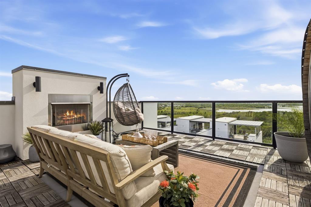 Westport Lakeview Villas - Residential