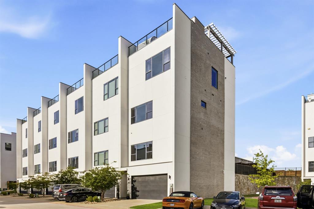 Westport Lakeview Villas - Residential