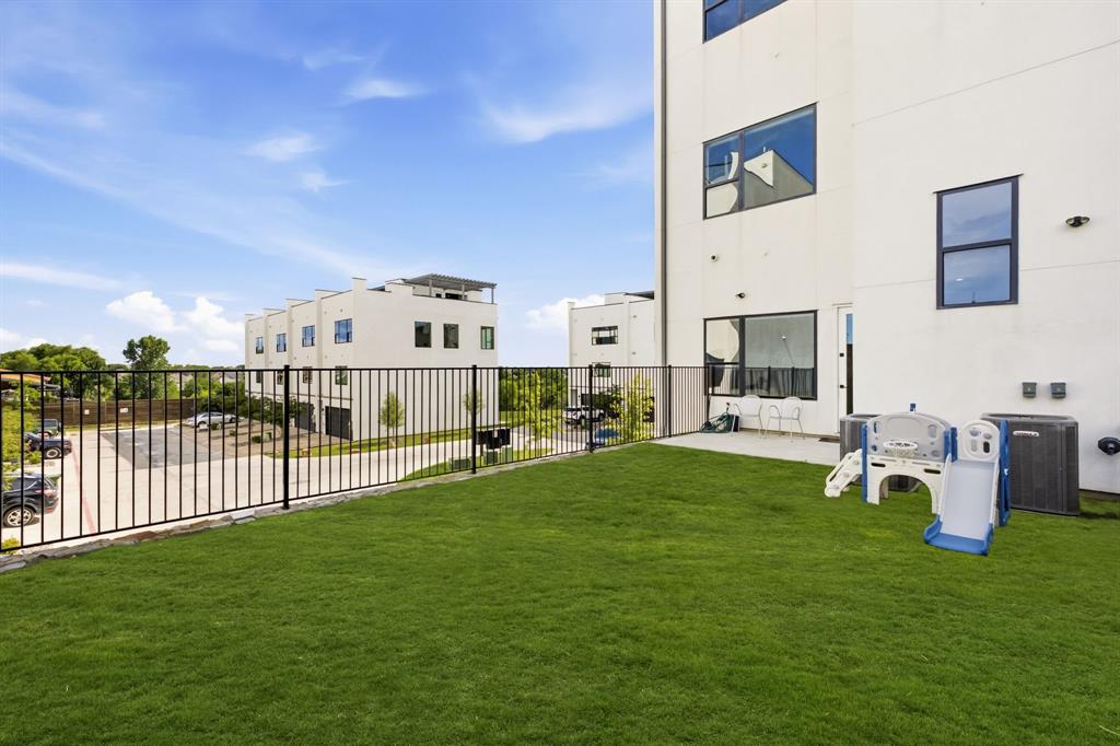Westport Lakeview Villas - Residential