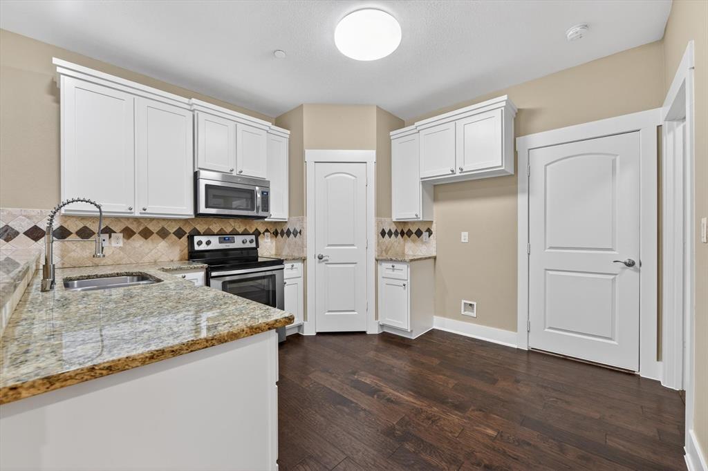 Belleville Village Add Ph - Residential