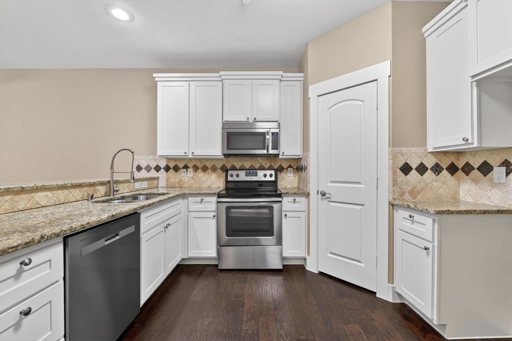 Belleville Village Add Ph - Residential
