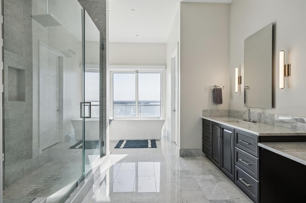 Lakeside Tower - Residential