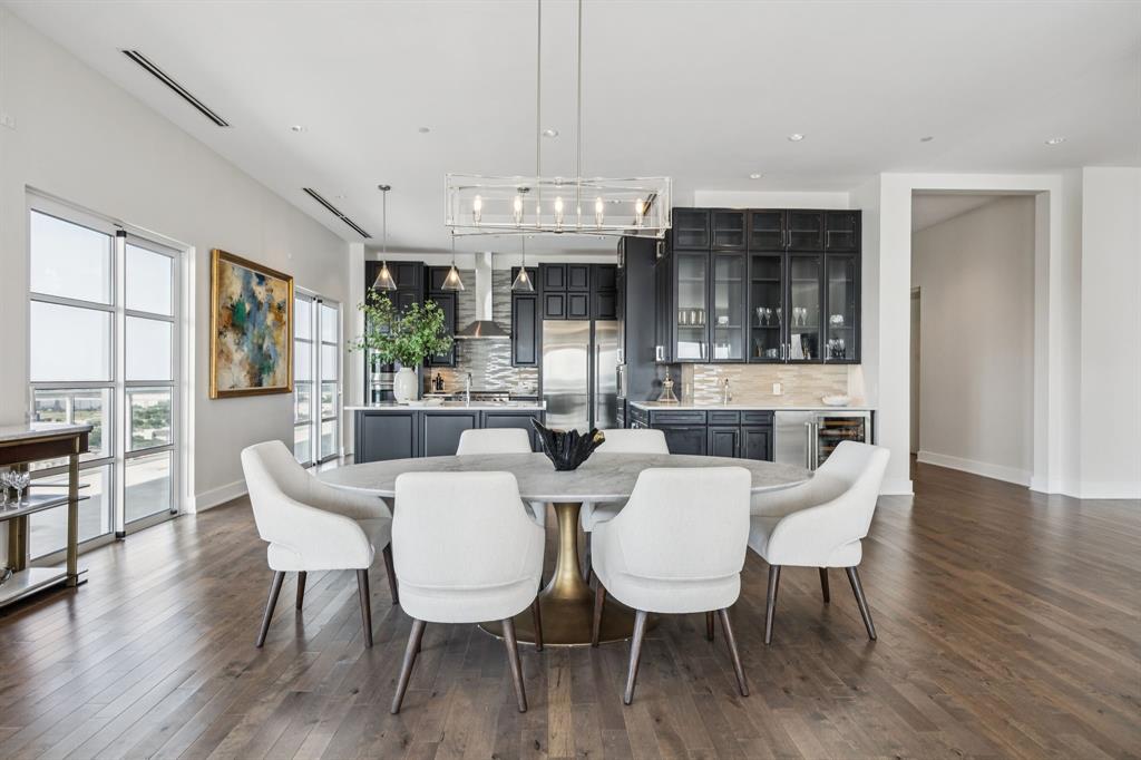 Lakeside Tower - Residential