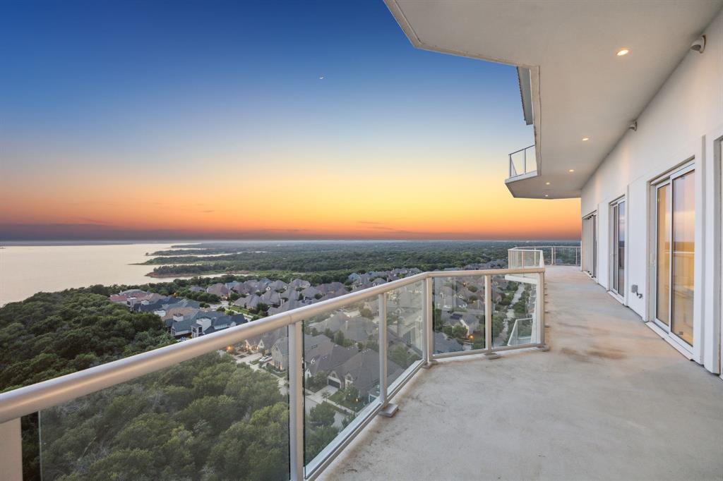 Lakeside Tower - Residential
