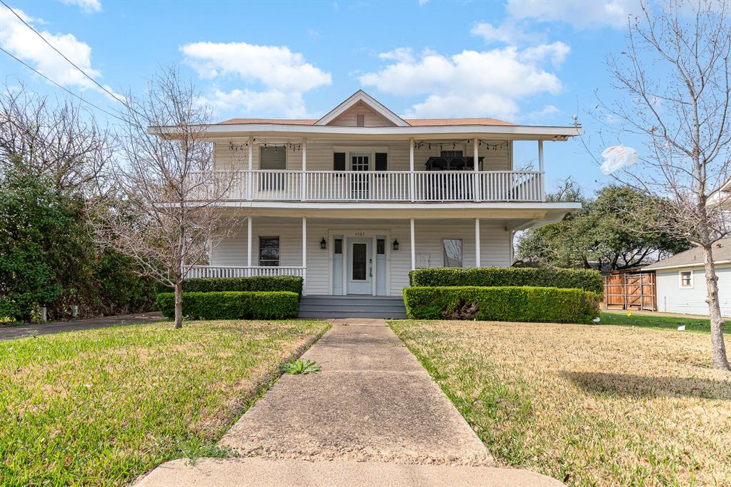 Really cute Four one bedroom units featuring hardwood floors, tall ceilings, washer and dryers, individually metered utilities, off-street parking. Currently 100% leased with attractive upside. Pro Forma cap rate close to 5%. Terrific area located ln the Peaks Suburban neighborhood of old east Dallas, just south of Juniuis Heights and famed Swiss Avenue.  Front and back porch exterior areas. Really clean and limited access door. These units should pro forma out at $1450 plus each with low expenses.